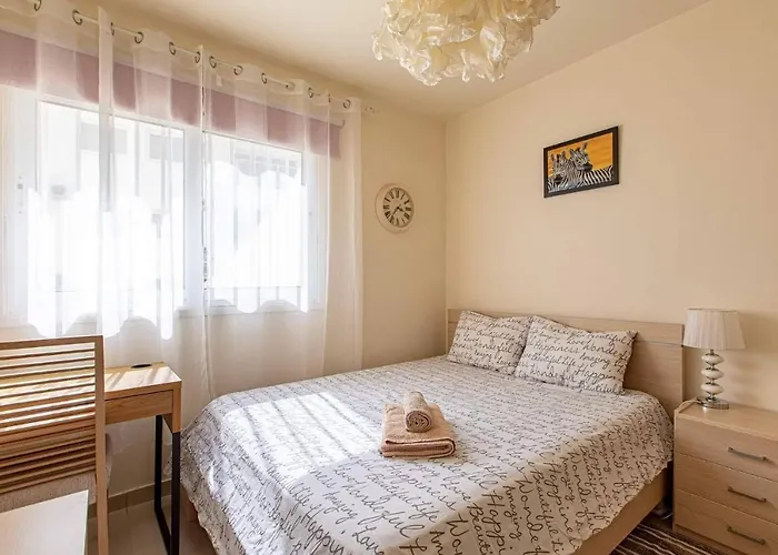 Lovely Bedroom In Shared