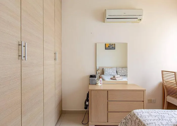 Appartamento Lovely Bedroom In Shared *