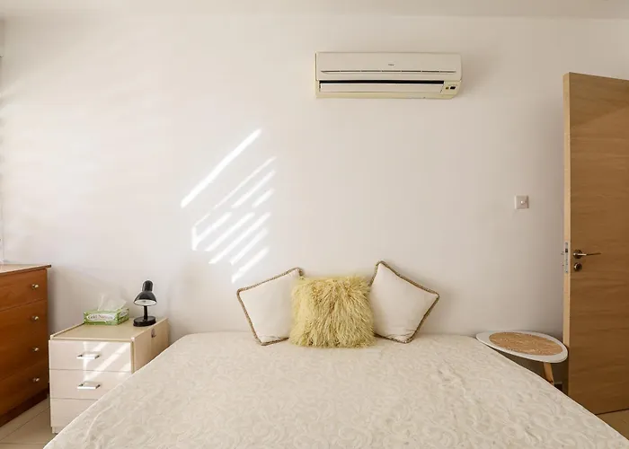 Lovely Bedroom In Shared