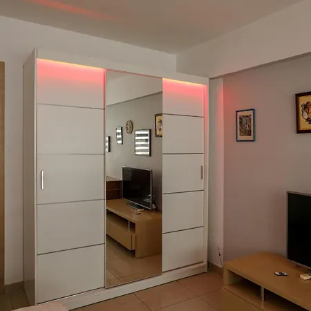 Lovely Bedroom In Shared Daire Voroklini