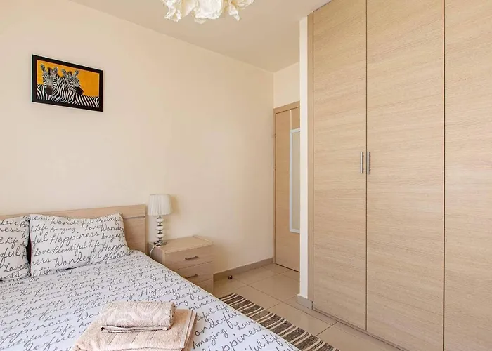 Lägenhet Lovely Bedroom In Shared Voroklini