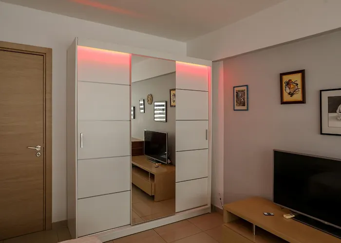 Lovely Bedroom In Shared Lägenhet Voroklini